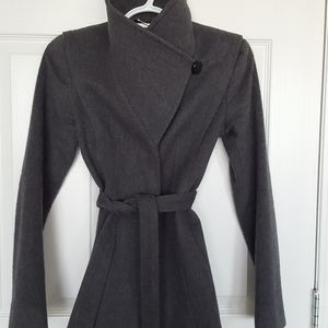 Aritzia babaton Spencer coat
